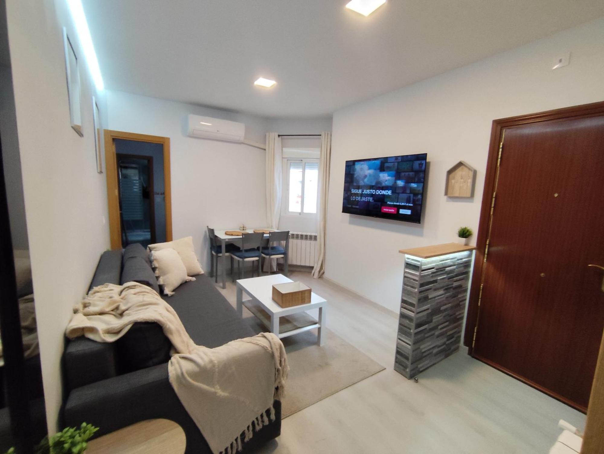 Cozy Apartment In The Heart Of Мадрид Экстерьер фото